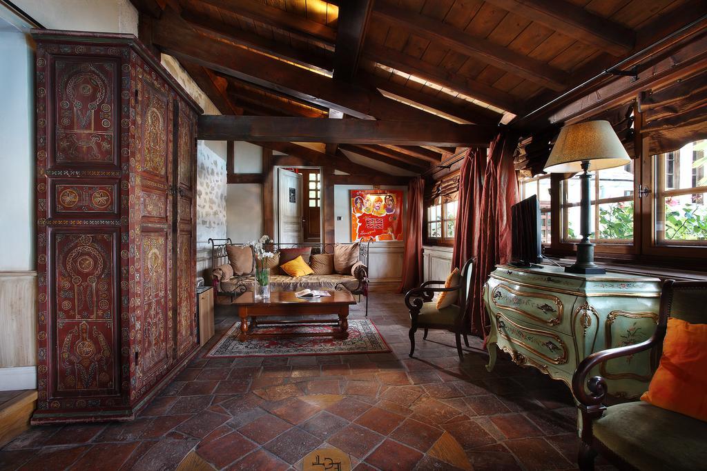 Les Saints Peres Hotel Montagnole Exterior photo